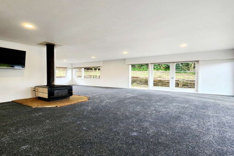 Photo of property in 1/63 Girrahween Drive, Totara Vale, Auckland, 0629