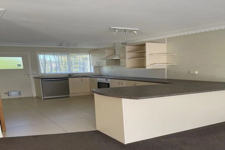 Photo of property in 1/6 Pamela Place, New Lynn, Auckland, 0600