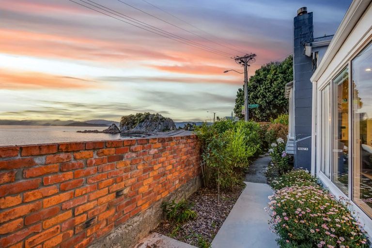 Photo of property in 409 Marine Drive, Mahina Bay, Lower Hutt, 5013