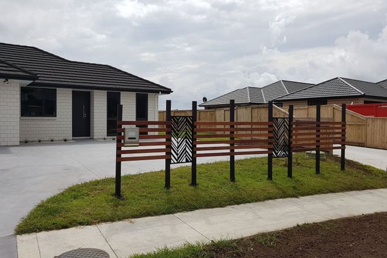 Photo of property in 28 Powhaitere Road, One Tree Point, 0118