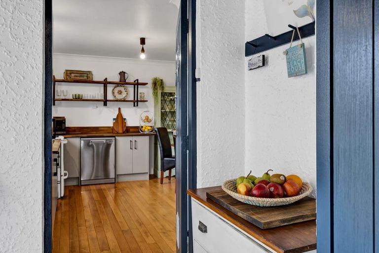 Photo of property in 63 Turuturu Road, Hawera, 4610