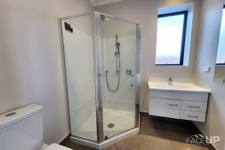 Photo of property in 3/7 Uku Lane, Hobsonville, Auckland, 0616