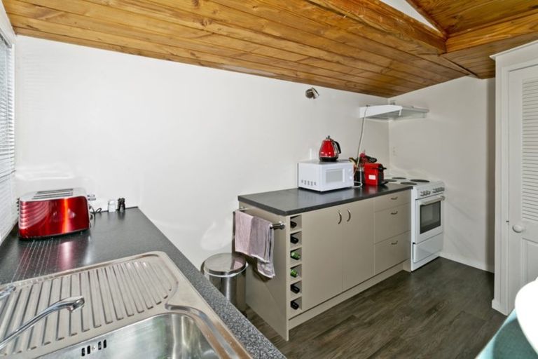 Photo of property in 48 Tauhinu Road, Greenhithe, Auckland, 0632