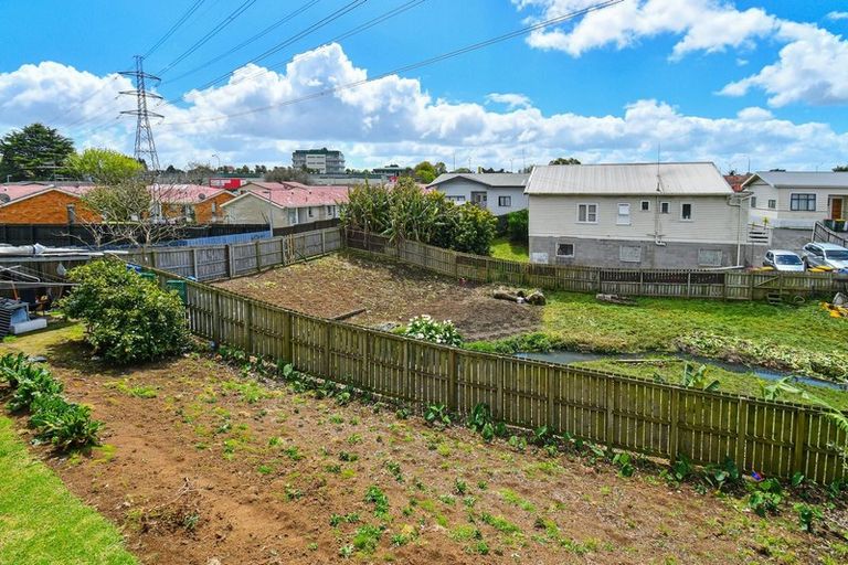 Photo of property in 90 Clayton Avenue, Otara, Auckland, 2023