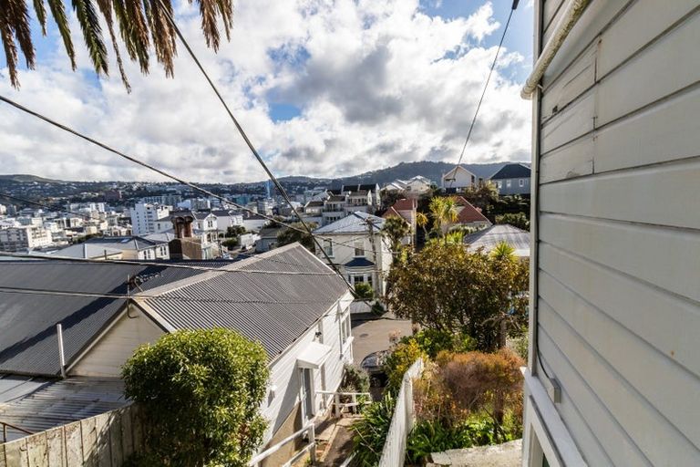 Photo of property in 40 Hawker Street, Mount Victoria, Wellington, 6011