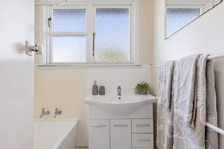 Photo of property in 2a Dickson Crescent, Hornby, Christchurch, 8042