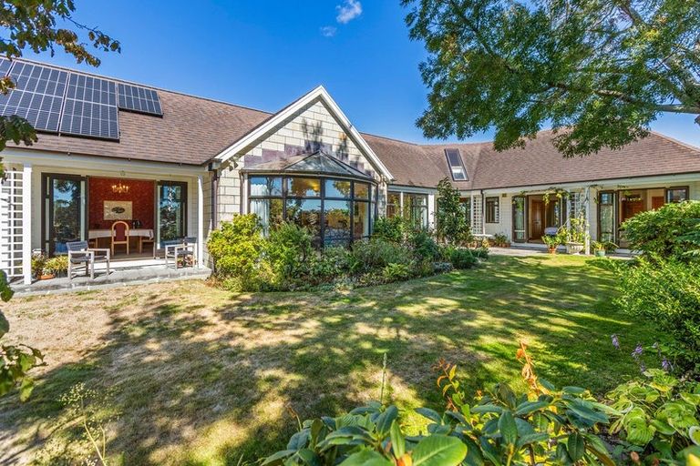 Photo of property in 12a Tamati Place, Merrilands, New Plymouth, 4312