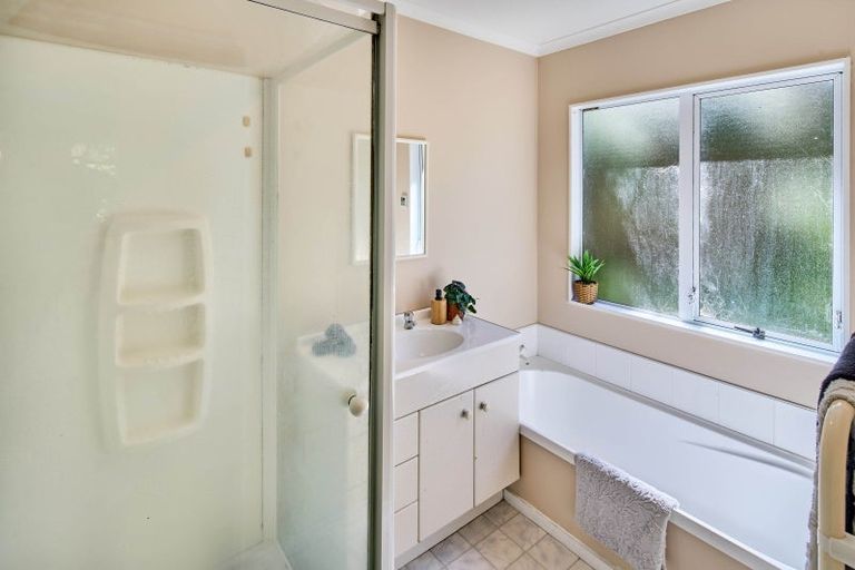 Photo of property in 25 Bowes Crescent, Strathmore Park, Wellington, 6022