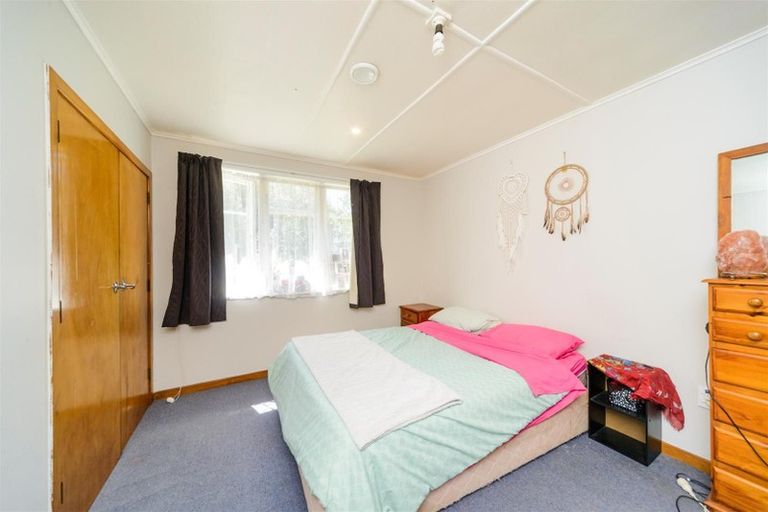 Photo of property in 100 Alexandra Street, Marton, 4710