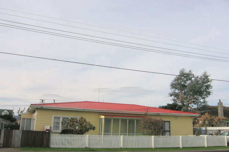 Photo of property in 10 Tama Street, Alicetown, Lower Hutt, 5010