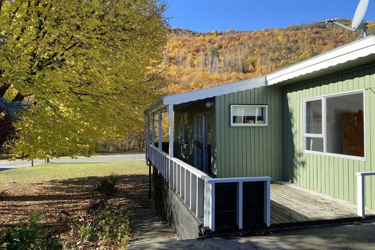Photo of property in 10 Norfolk Street, Arrowtown, 9302