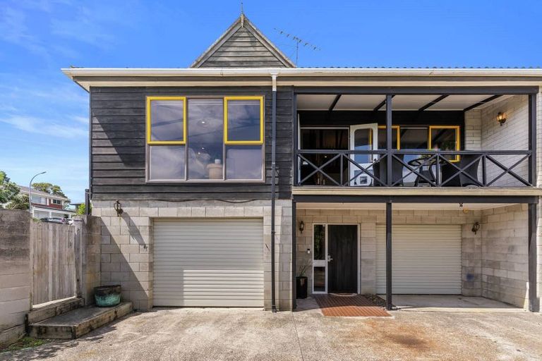 Photo of property in 1/21 Clovelly Road, Bucklands Beach, Auckland, 2012
