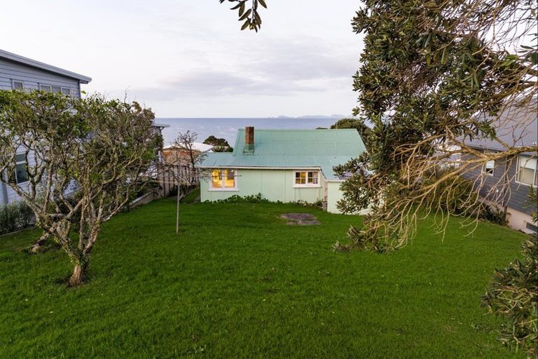 Photo of property in 52 Wairahi Road, Langs Beach, Waipu, 0582
