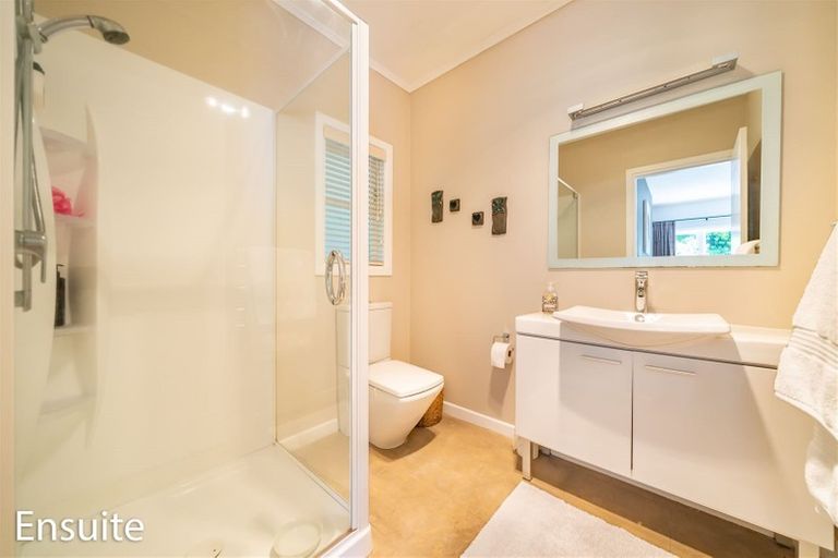 Photo of property in 72a Heretaunga Square, Silverstream, Upper Hutt, 5019