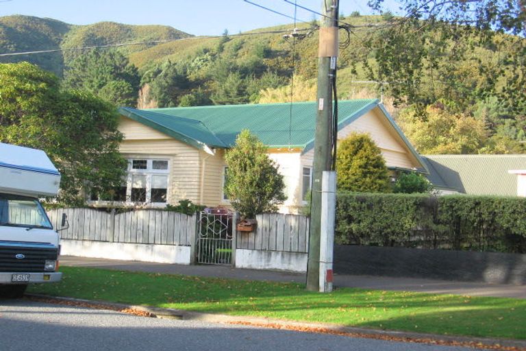 Photo of property in 34 Norton Park Avenue, Fairfield, Lower Hutt, 5011