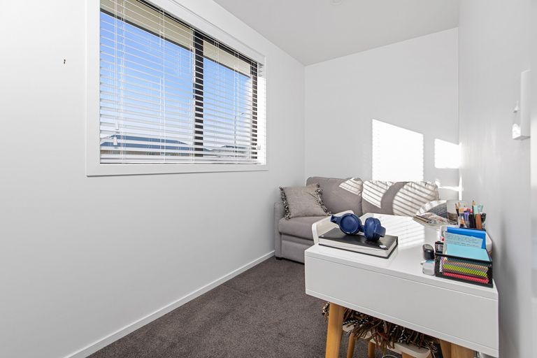 Photo of property in 23 Tarata Grove, Lansdowne, Masterton, 5810