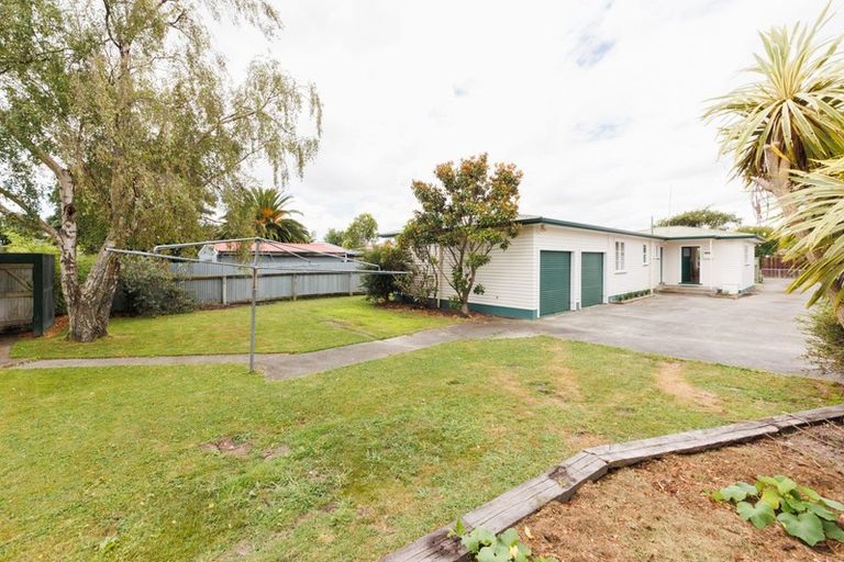Photo of property in 10 Chester Crescent, West End, Palmerston North, 4410