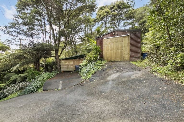 Photo of property in 70 Mountain Road, Henderson Valley, Auckland, 0612