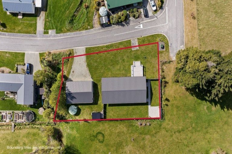 Photo of property in 1 Hector Close, Kingston, Athol, 9793