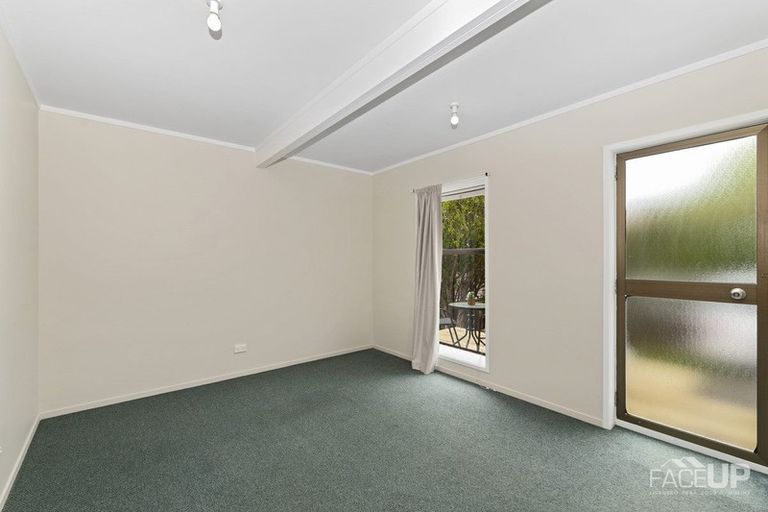 Photo of property in 2/6 Corunna Road, Milford, Auckland, 0620