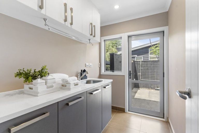 Photo of property in 14 Tranquility Rise, Mellons Bay, Auckland, 2014