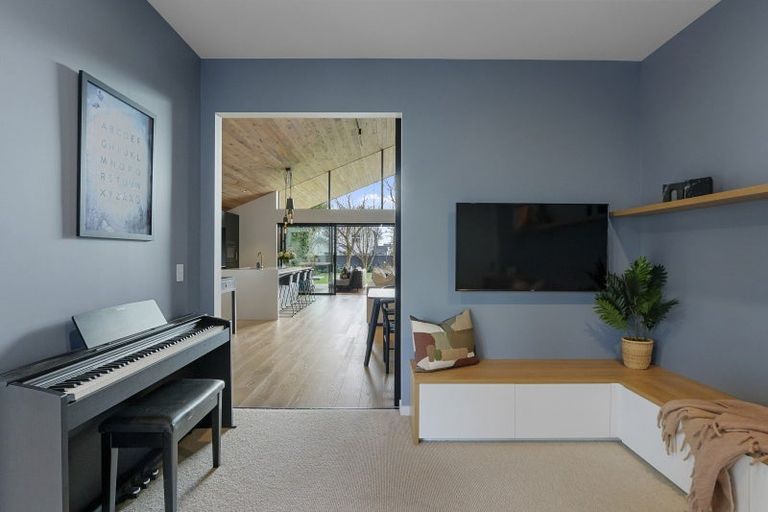 Photo of property in 39 Paparoa Street, Papanui, Christchurch, 8053