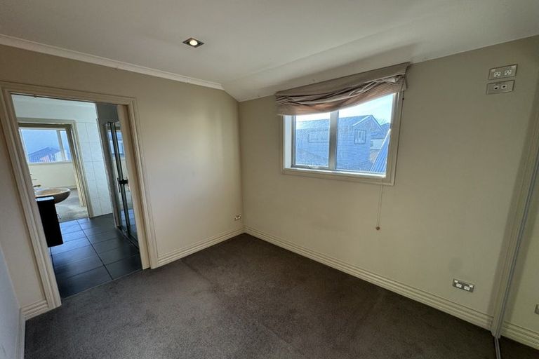 Photo of property in 38 Aikmans Road, Merivale, Christchurch, 8014