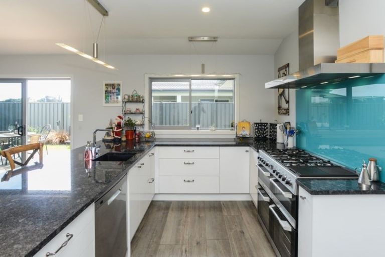 Photo of property in 36 Pelorus Avenue, Poraiti, Napier, 4112