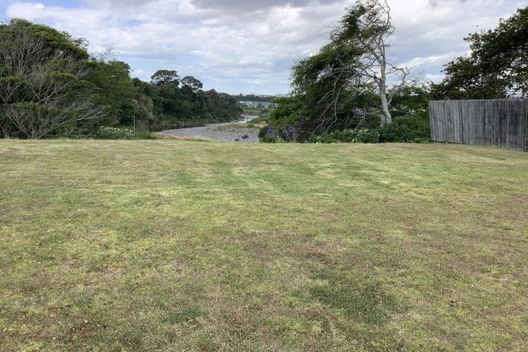 Photo of property in 1 Raiomiti Street, Fitzroy, New Plymouth, 4312