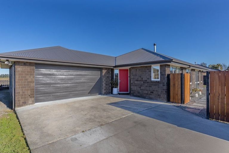 Photo of property in 15 Ruru Place, Oxford, 7430