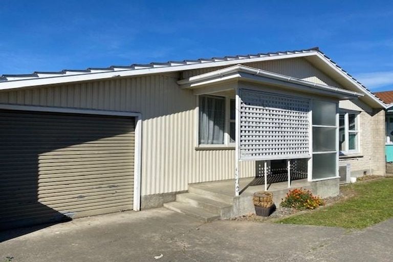 Photo of property in 2/502 Saint Aubyn, Hastings, 4122