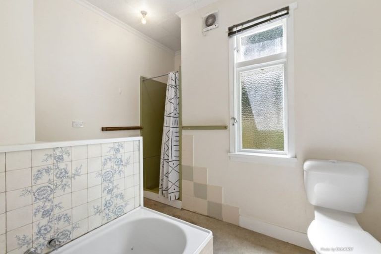 Photo of property in 17 Brighton Street, Island Bay, Wellington, 6023