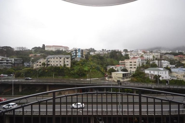 Photo of property in Atrium Towers, 6p/154 The Terrace, Wellington Central, Wellington, 6011