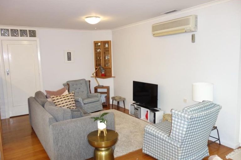 Photo of property in 8 Bennett Street, Waipawa, 4210