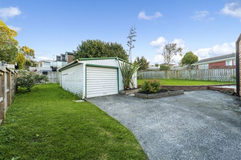 Photo of property in 37 Keegan Drive, Massey, Auckland, 0614