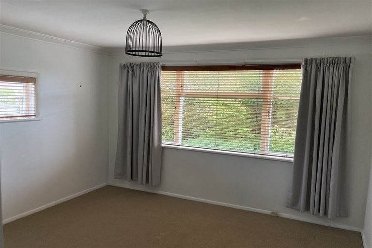 Photo of property in 12 Cambridge Road, Martinborough, 5711