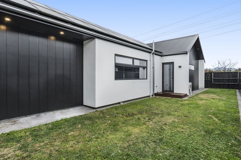 Photo of property in 28 Honeyfield Drive, Whalers Gate, New Plymouth, 4310