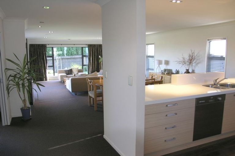 Photo of property in 71 Rototuna Road, Rototuna, Hamilton, 3210