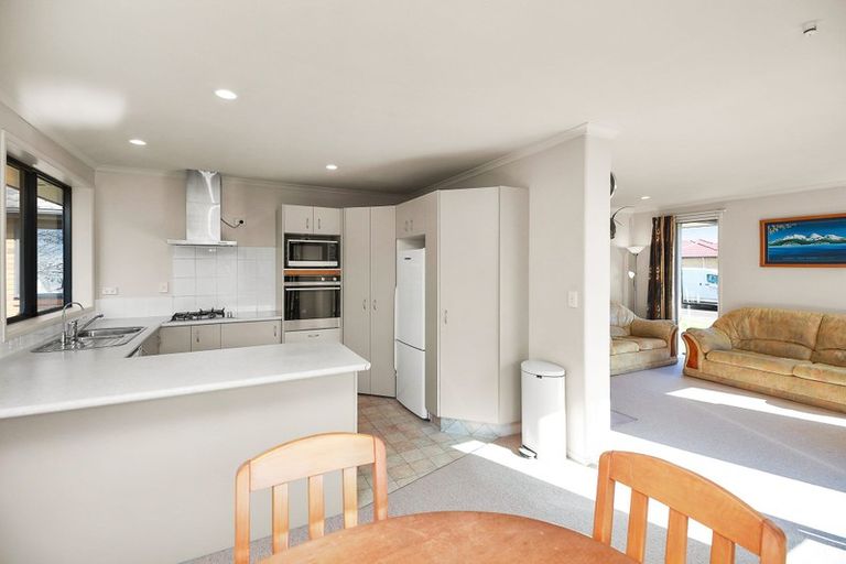 Photo of property in 6 Archer Court, Hamilton East, Hamilton, 3216