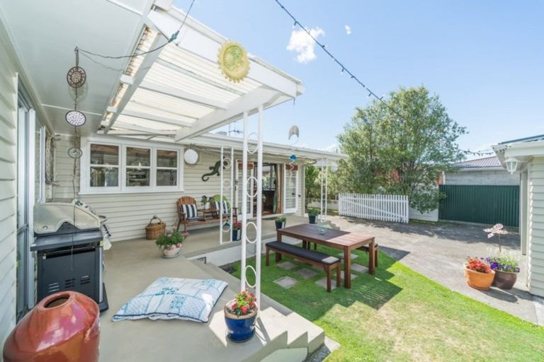 Photo of property in 10 Henare Street, West End, Palmerston North, 4412