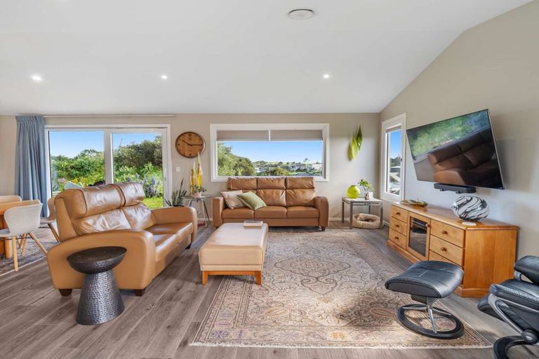 Photo of property in 12 Longbeach Drive, Castlecliff, Whanganui, 4501