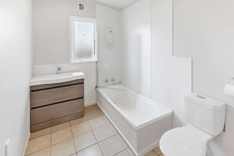 Photo of property in 83 Hinau Street, Castlecliff, Whanganui, 4501