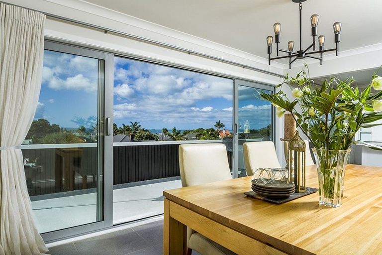 Photo of property in 1/2 Ocean View Road, Milford, Auckland, 0620
