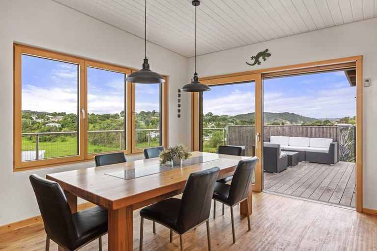 Photo of property in 21 Primrose Street, Raglan, 3225