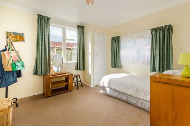 Photo of property in 49 Parata Street, Waikanae, 5036