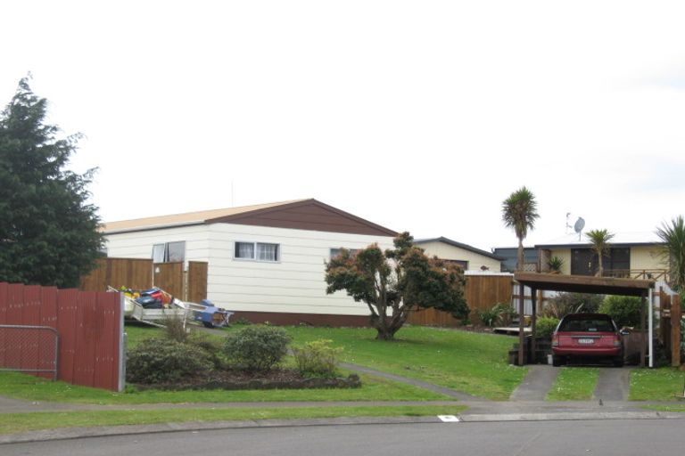 Photo of property in 15 Oleander Place, Bell Block, New Plymouth, 4312