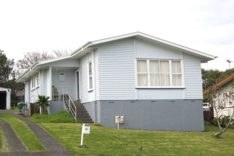 Photo of property in 33 Grenville Street, Marfell, New Plymouth, 4310