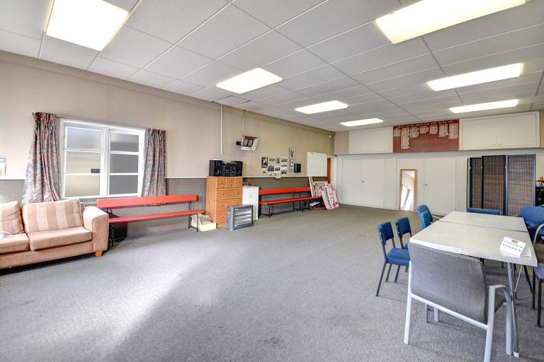 Photo of property in 186 Main South Road, Green Island, Dunedin, 9018