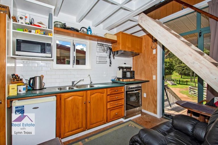 Photo of property in 1042 Ngunguru Road, Kiripaka, Whangarei, 0173