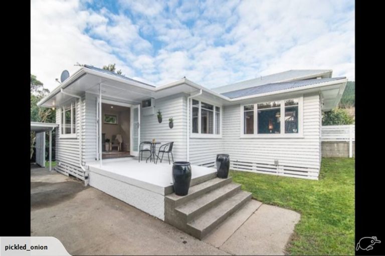 Photo of property in 6 Riwai Street, Paraparaumu, 5032